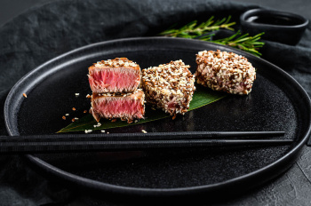Стейк из тунца на сковороде: рецепты готовим быстро и вкусно Стейк из тунца на сковороде: рецепты готовим быстро и вкусно