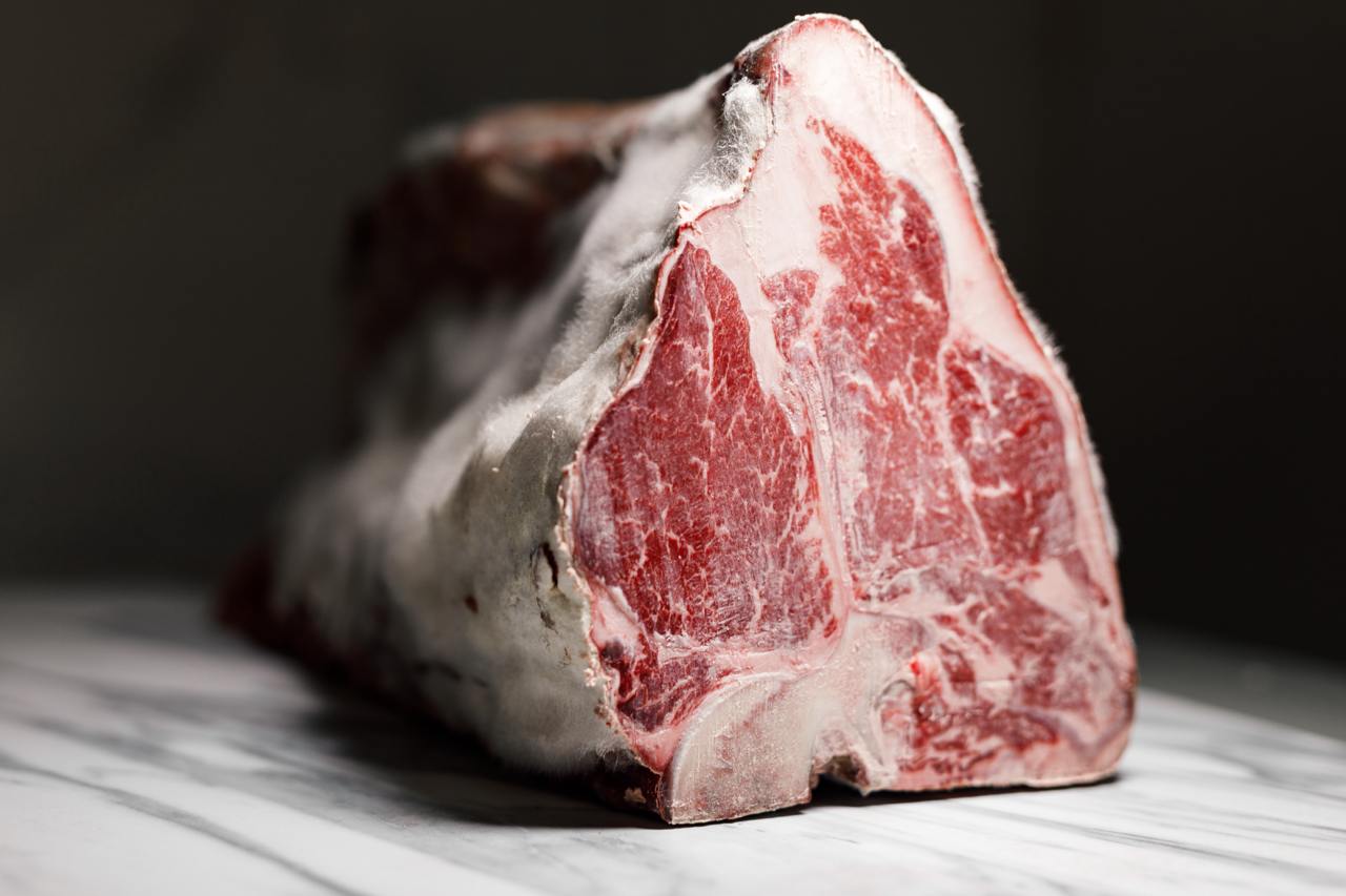 Стейк Стриплойн на кости 90 дней