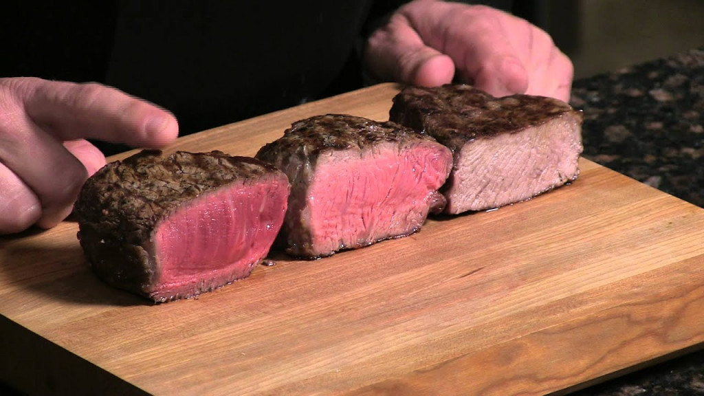 Почему мясо пенится при жарке: научное объяснение