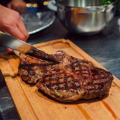 <Французская кухня. <br> Мастер-класс по стейкам