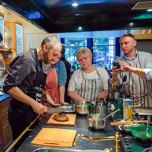 <Французская кухня. <br> Мастер-класс по стейкам